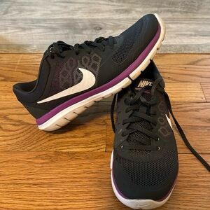 Nike Fitsole sneakers like new!